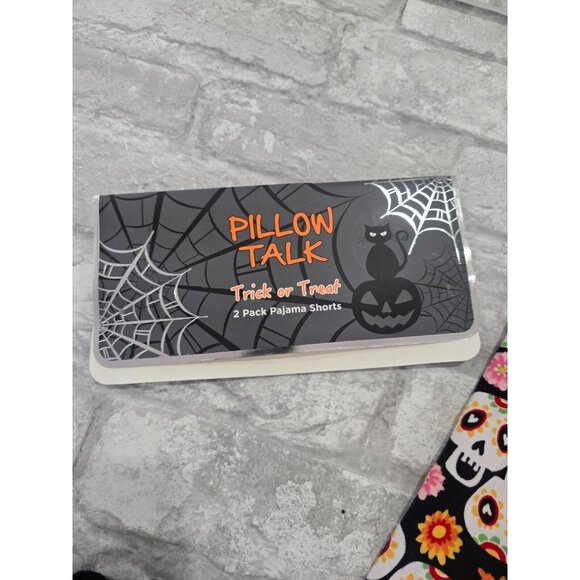 NWT Pillow Talk Women 2pc PJ Shorts Set Black and Skulls‎ Floral Size Medium M - Picture 2 of 8